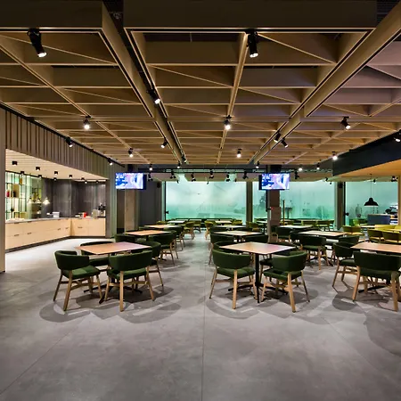 乌比霍普酒店 3*