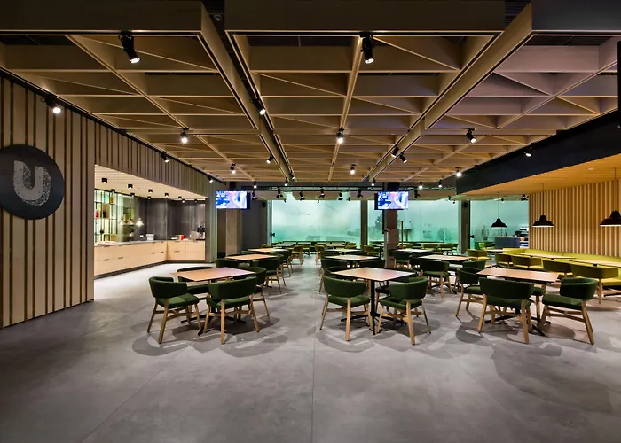 乌比霍普酒店 3*